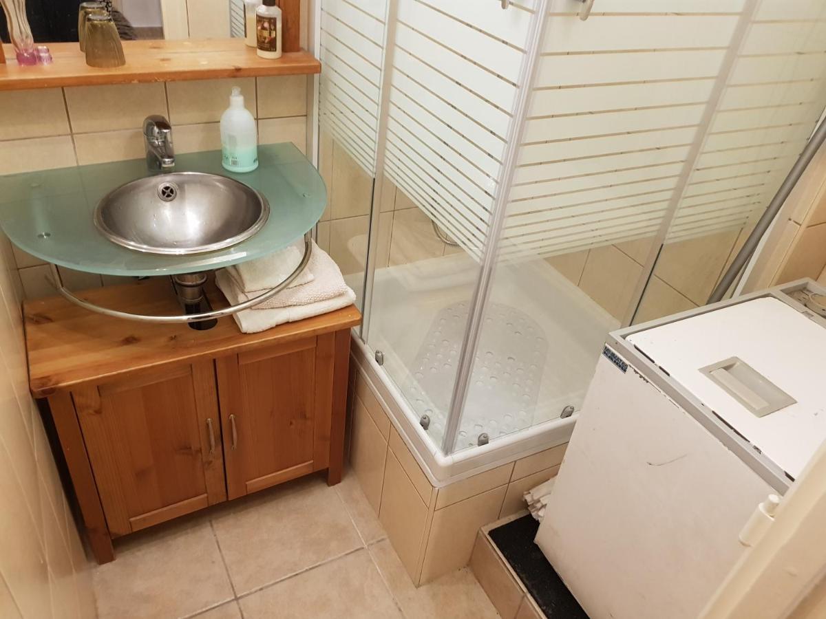 Ravagy Apartman Kecskemet Luaran gambar